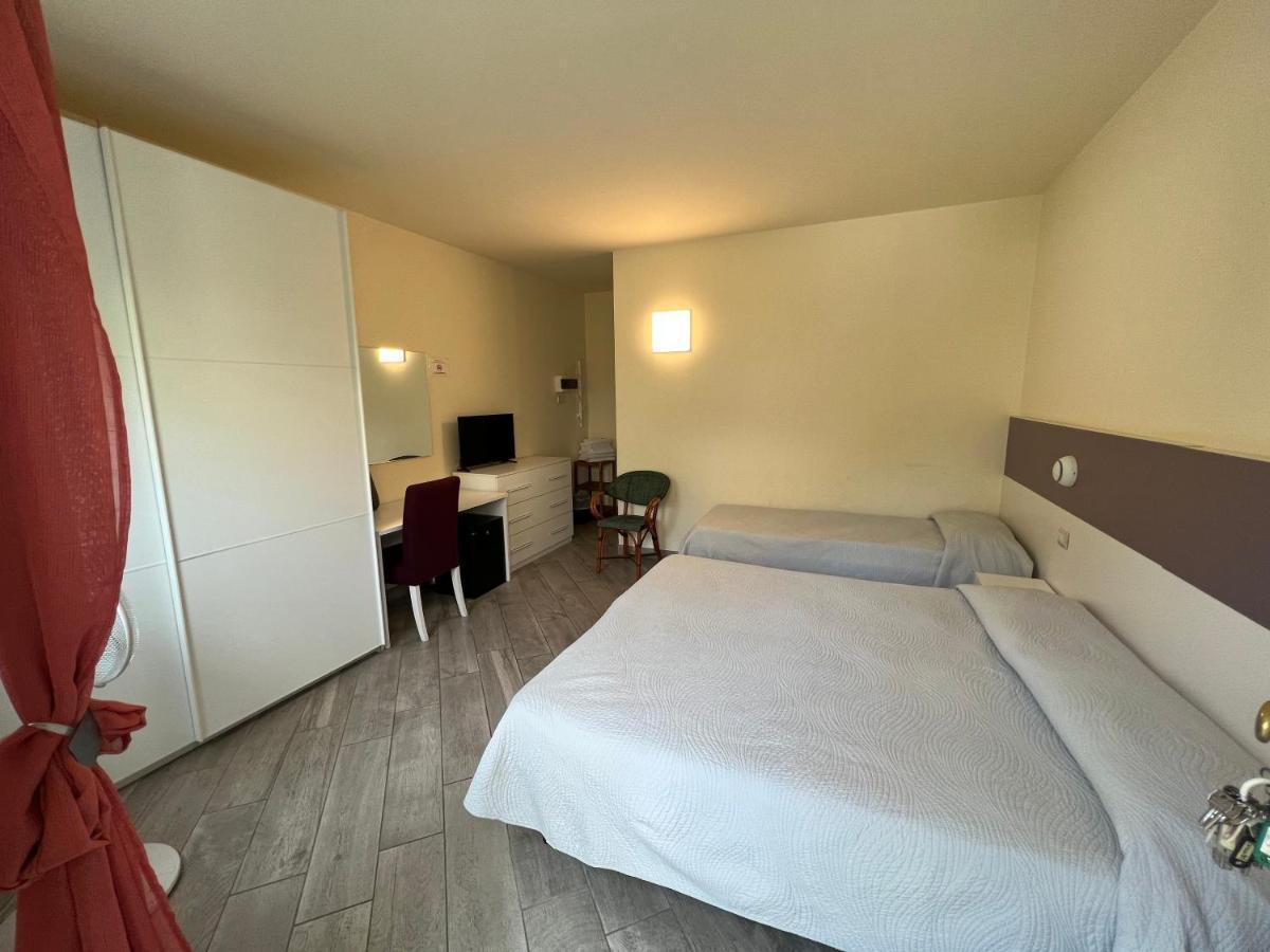 Hotel Locanda Rosy 卡托利卡 外观 照片