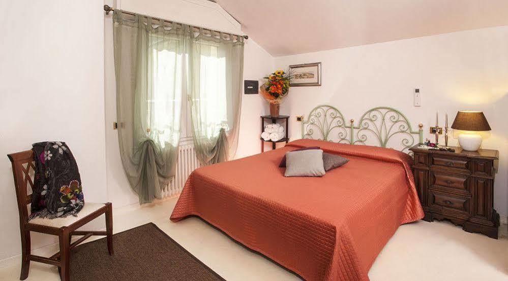 Hotel Locanda Rosy 卡托利卡 外观 照片